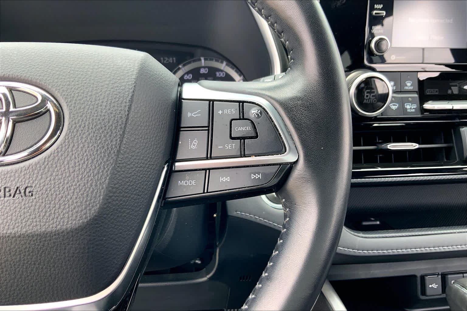 2021 Toyota Highlander XSE Blizzard Pearl at AutoNation Toyota Gulf Fwy