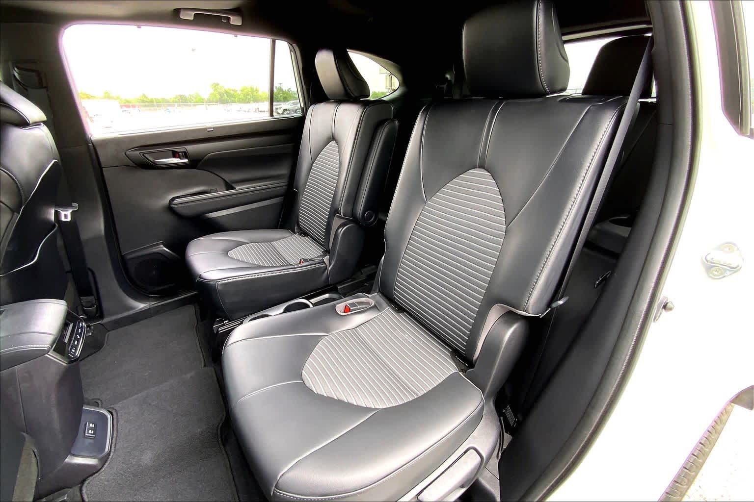 2021 Toyota Highlander XSE Blizzard Pearl at AutoNation Toyota Gulf Fwy