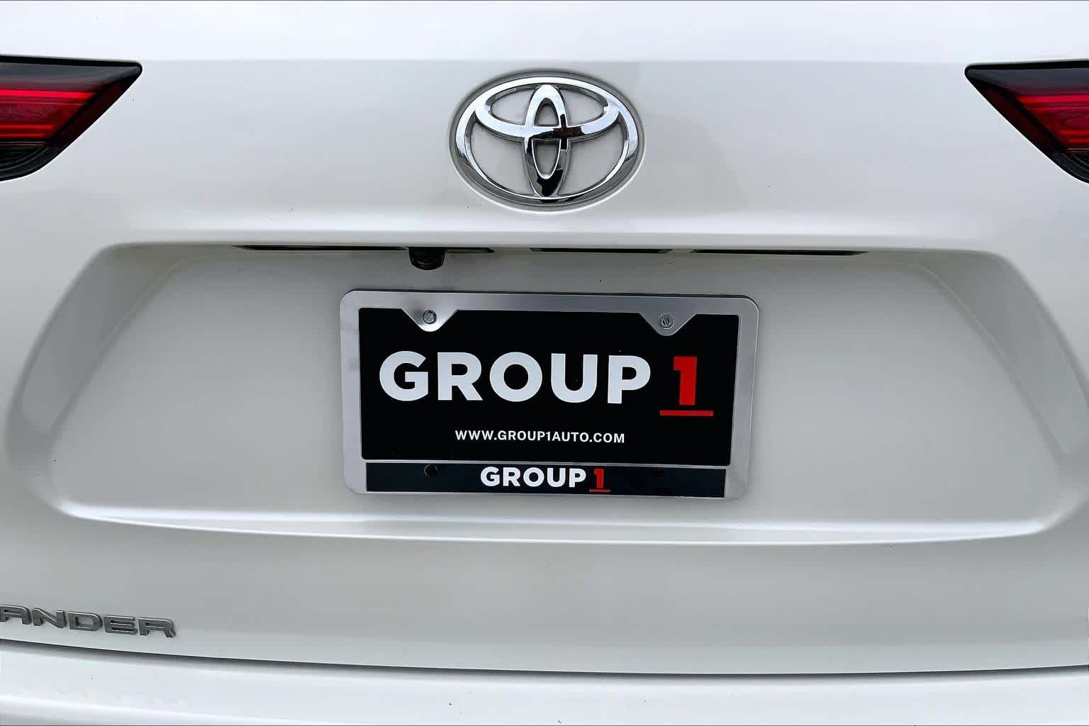 2021 Toyota Highlander XSE Blizzard Pearl at AutoNation Toyota Gulf Fwy
