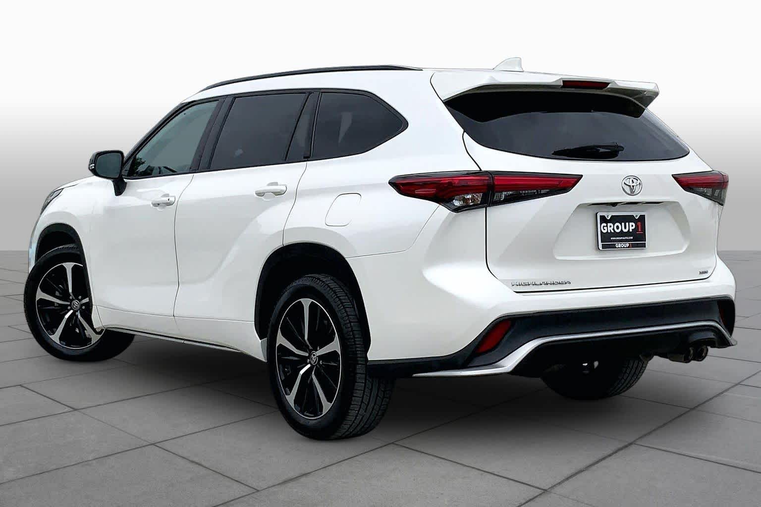 2021 Toyota Highlander XSE Blizzard Pearl at AutoNation Toyota Gulf Fwy