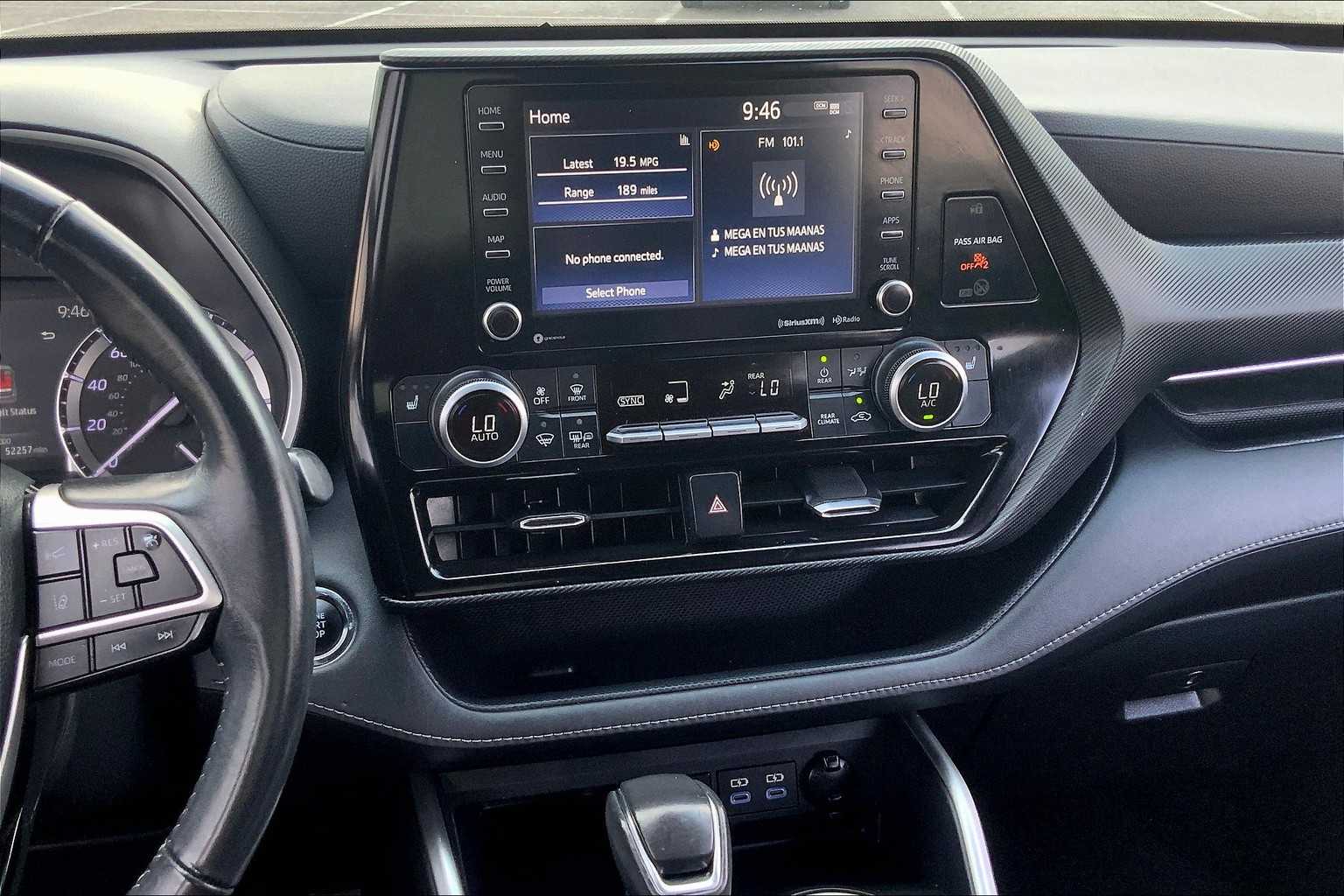 2022 Toyota Highlander XSE Wind Chill Pearl at Group 1 Toyota Southwest