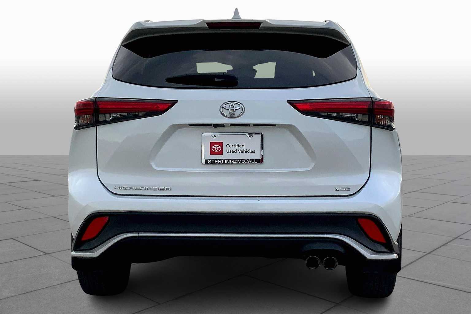 2022 Toyota Highlander XSE Wind Chill Pearl at Group 1 Toyota Southwest