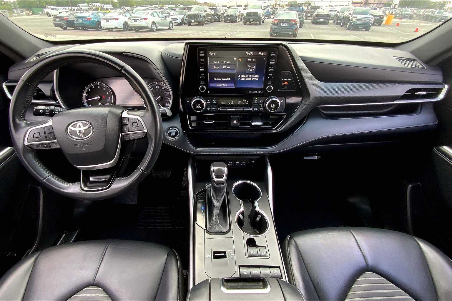2022 Toyota Highlander XSE Wind Chill Pearl at Group 1 Toyota Southwest