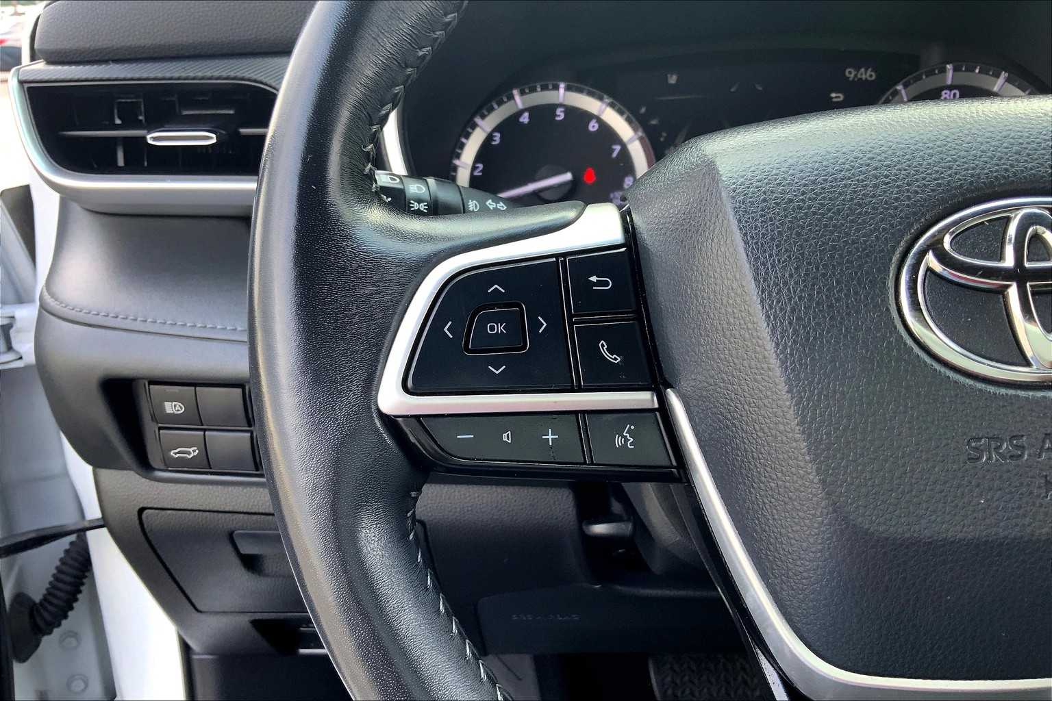 2022 Toyota Highlander XSE Wind Chill Pearl at Group 1 Toyota Southwest