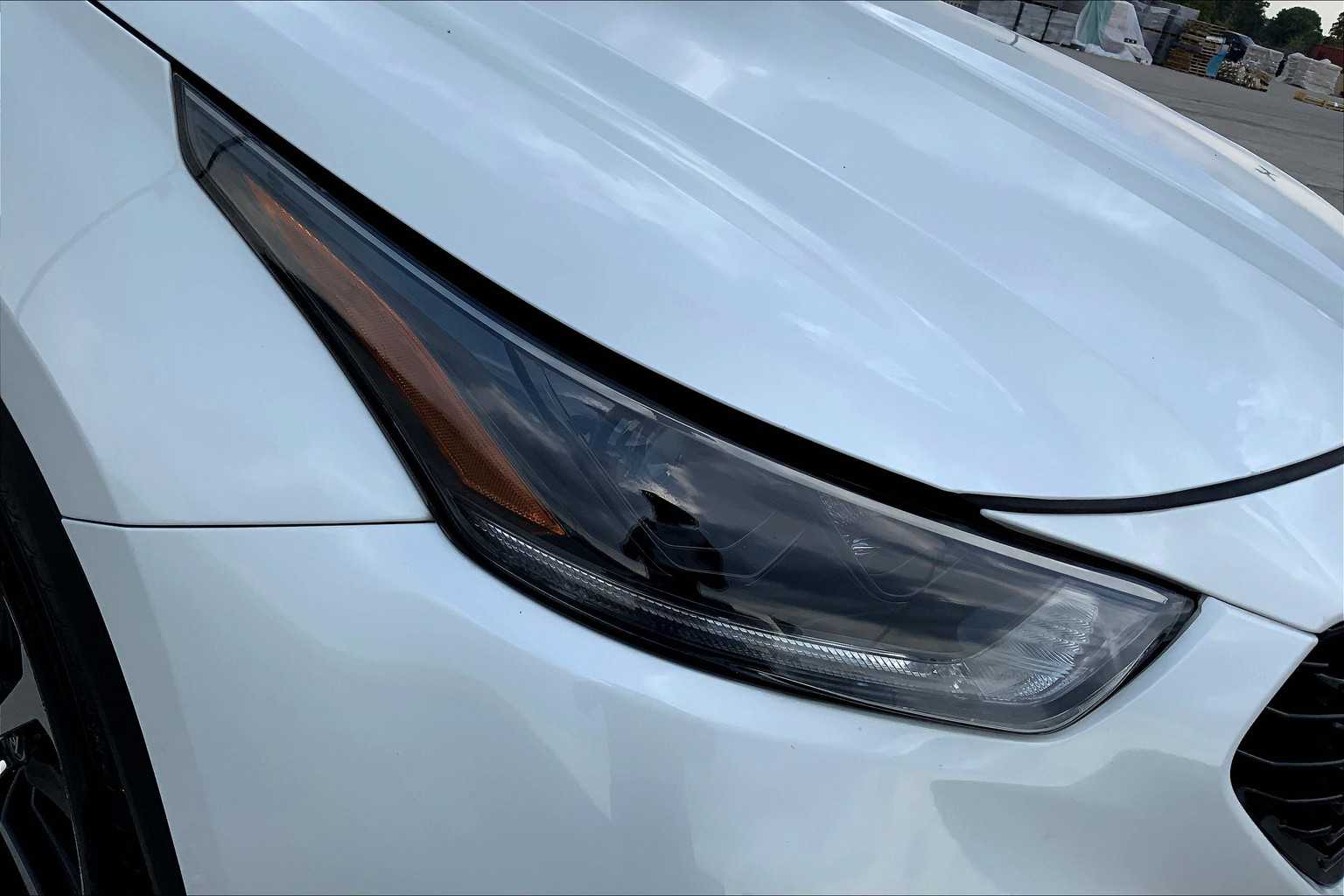 2022 Toyota Highlander XSE Wind Chill Pearl at Group 1 Toyota Southwest
