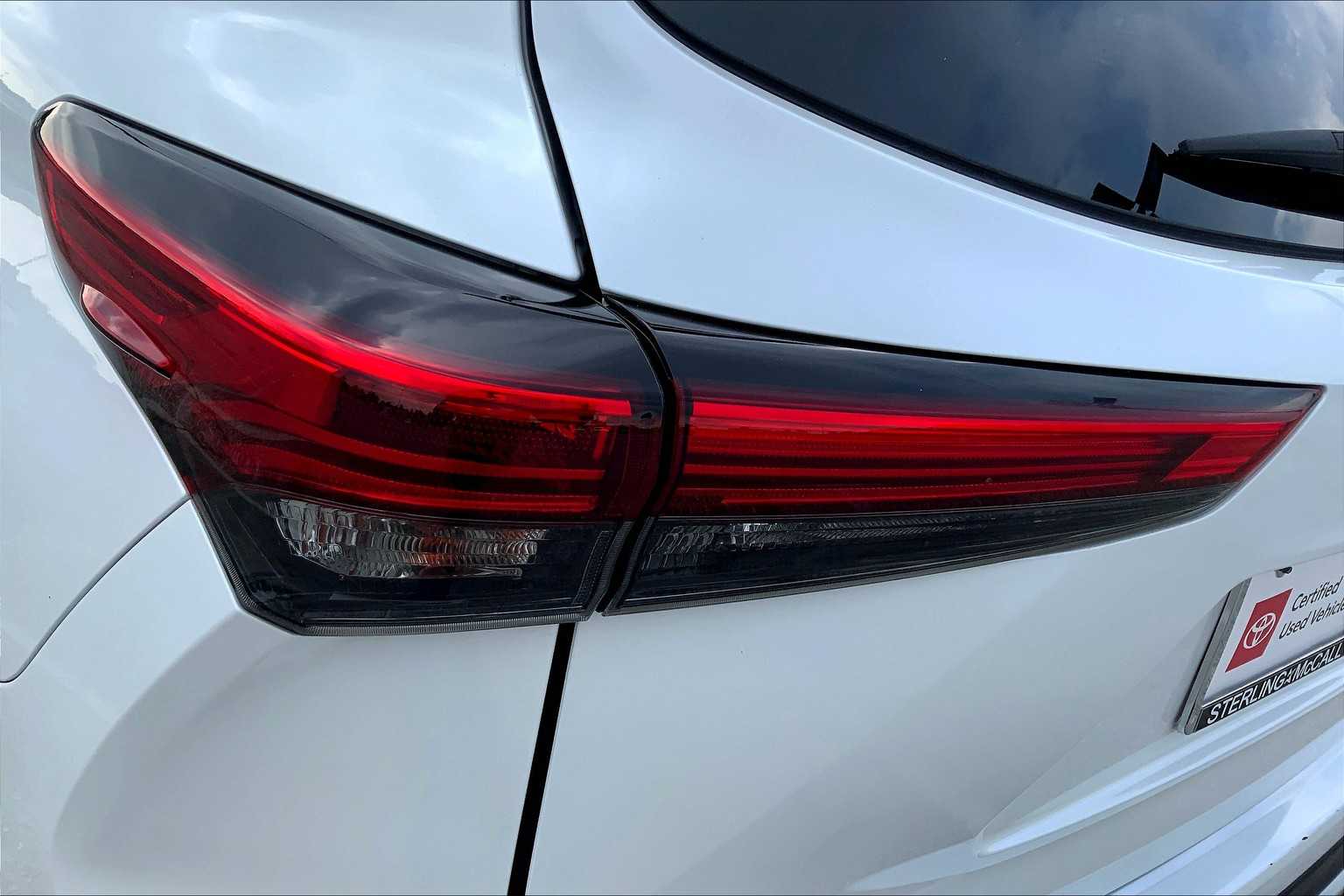 2022 Toyota Highlander XSE Wind Chill Pearl at Group 1 Toyota Southwest
