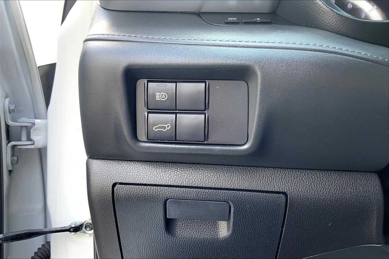 2022 Toyota Highlander XSE Wind Chill Pearl at Group 1 Toyota Southwest