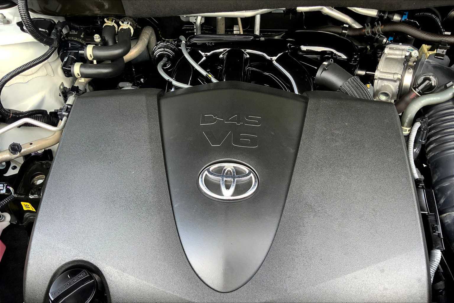 2022 Toyota Highlander XSE Wind Chill Pearl at Group 1 Toyota Southwest