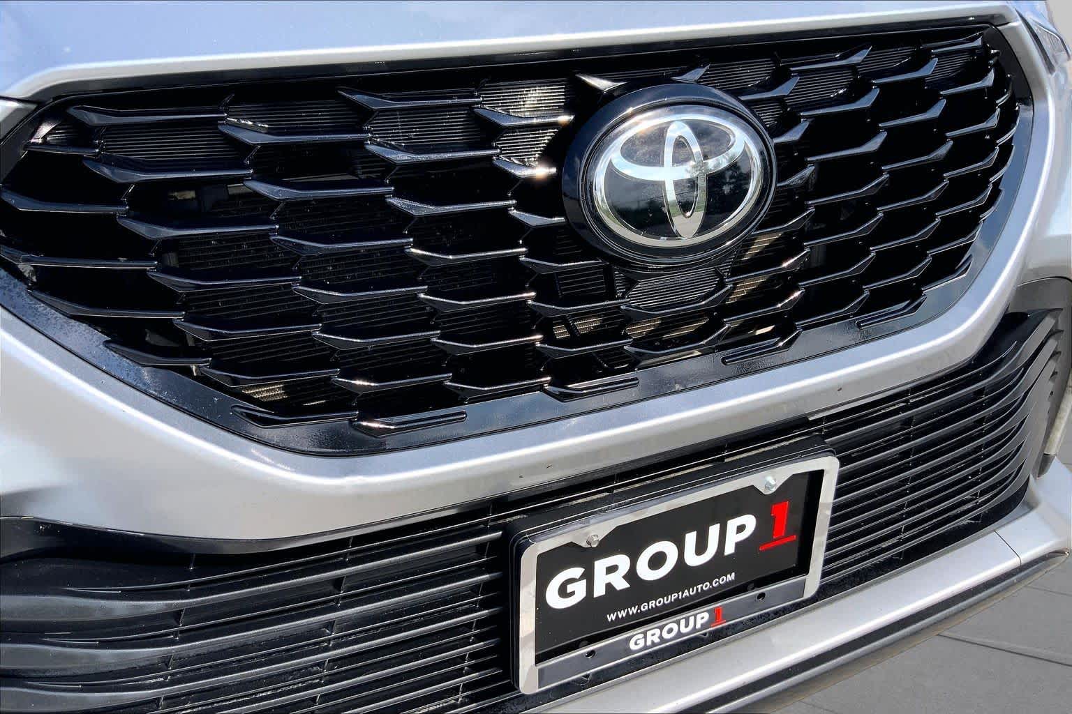 2022 Toyota Highlander XSE Celestial Silver Metallic at Group 1 Toyota Southwest