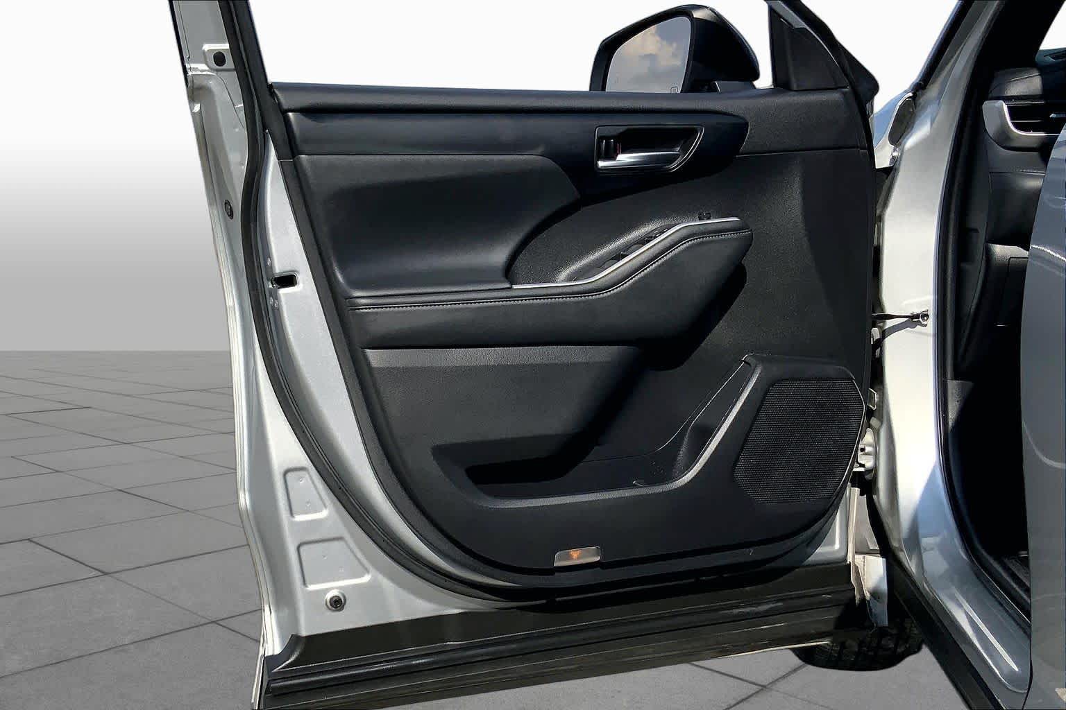 2022 Toyota Highlander XSE Celestial Silver Metallic at Group 1 Toyota Southwest