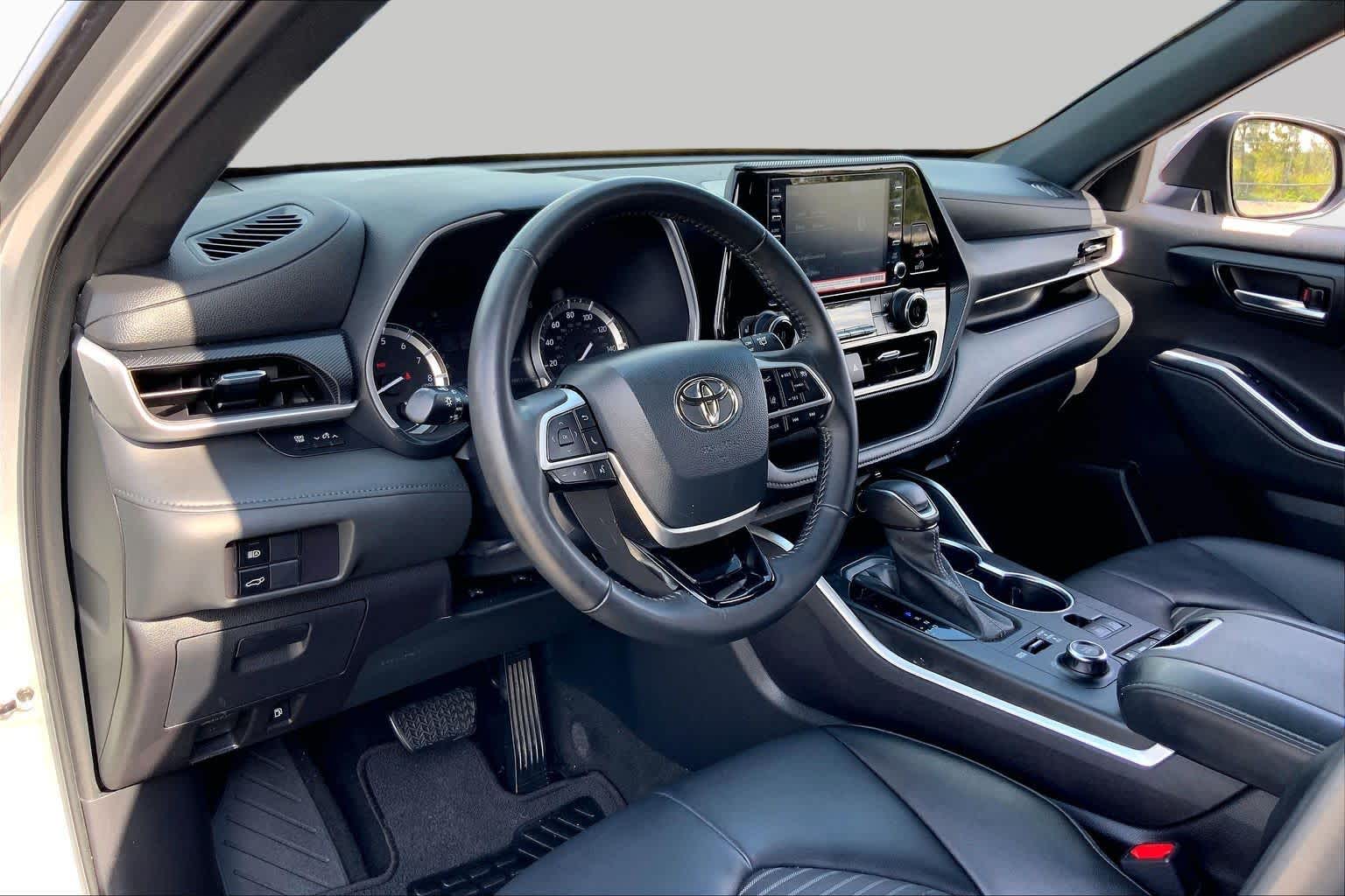 2022 Toyota Highlander XSE Celestial Silver Metallic at Group 1 Toyota Southwest