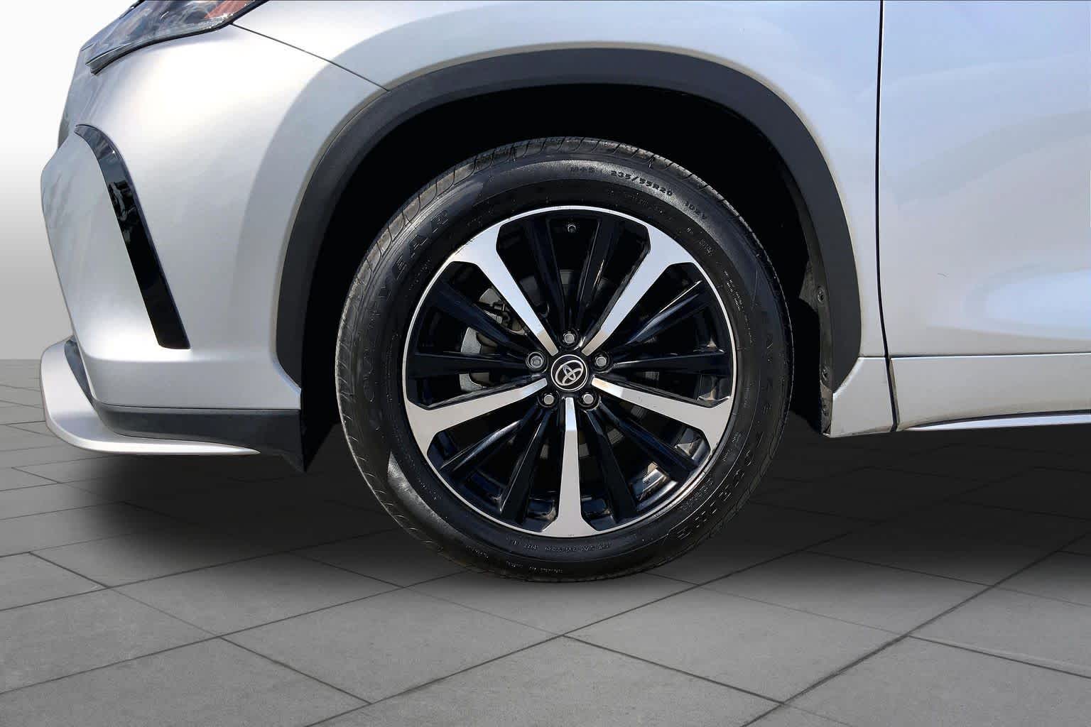 2022 Toyota Highlander XSE Celestial Silver Metallic at Group 1 Toyota Southwest