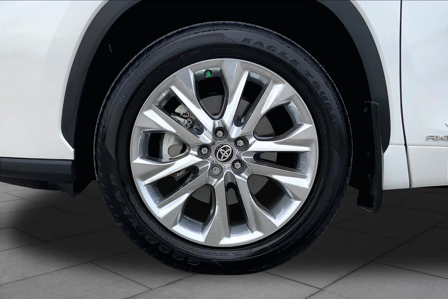 2023 Toyota Highlander Hybrid Limited Wind Chill Pearl at AutoNation USA Katy
