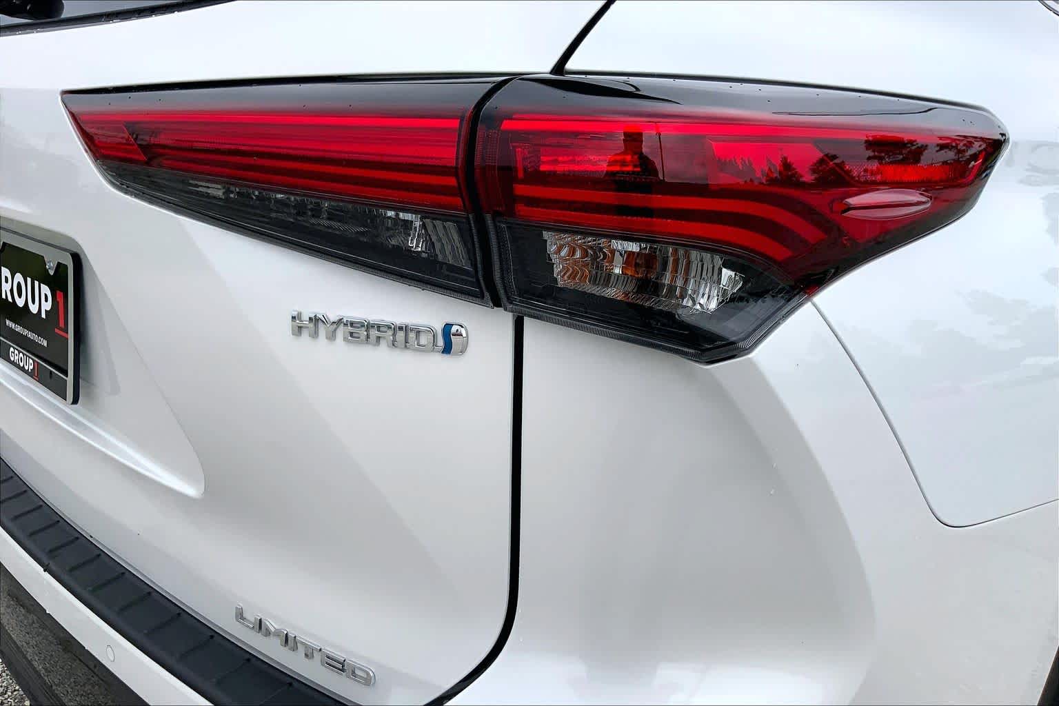 2023 Toyota Highlander Hybrid Limited Wind Chill Pearl at AutoNation USA Katy