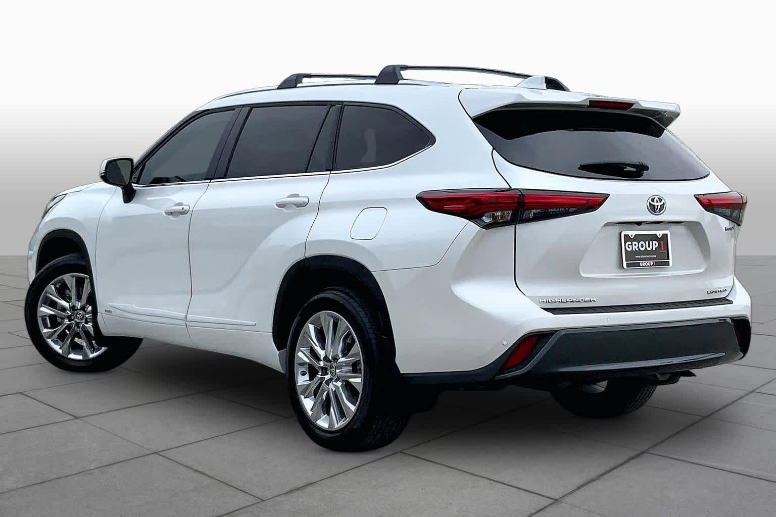 2023 Toyota Highlander Hybrid Limited Wind Chill Pearl at AutoNation USA Katy