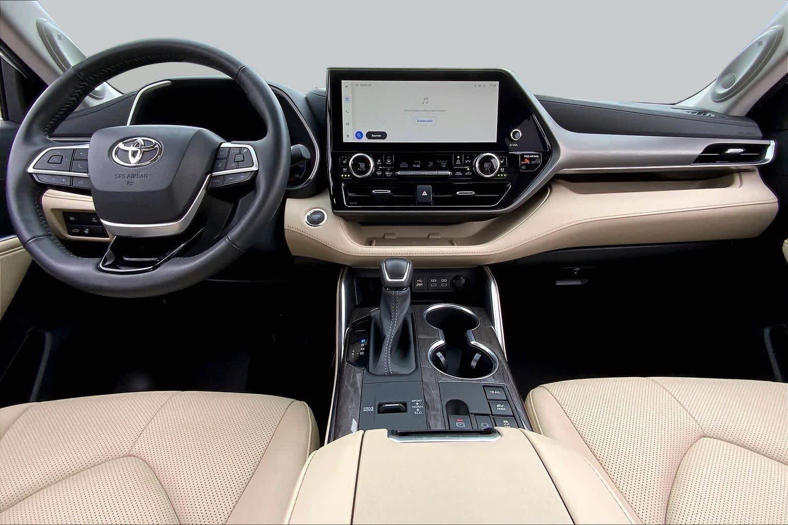2023 Toyota Highlander Hybrid Limited Wind Chill Pearl at AutoNation USA Katy
