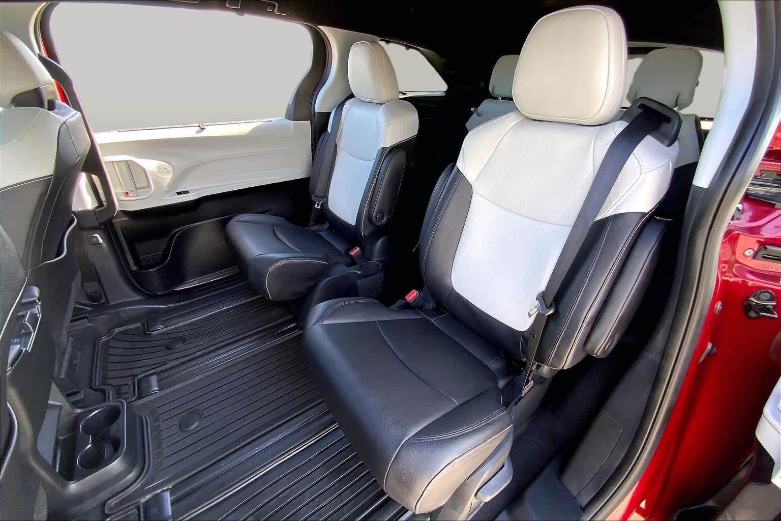 2026 Toyota Sienna XSE Ruby Flare Pearl at Group 1 Toyota Southwest