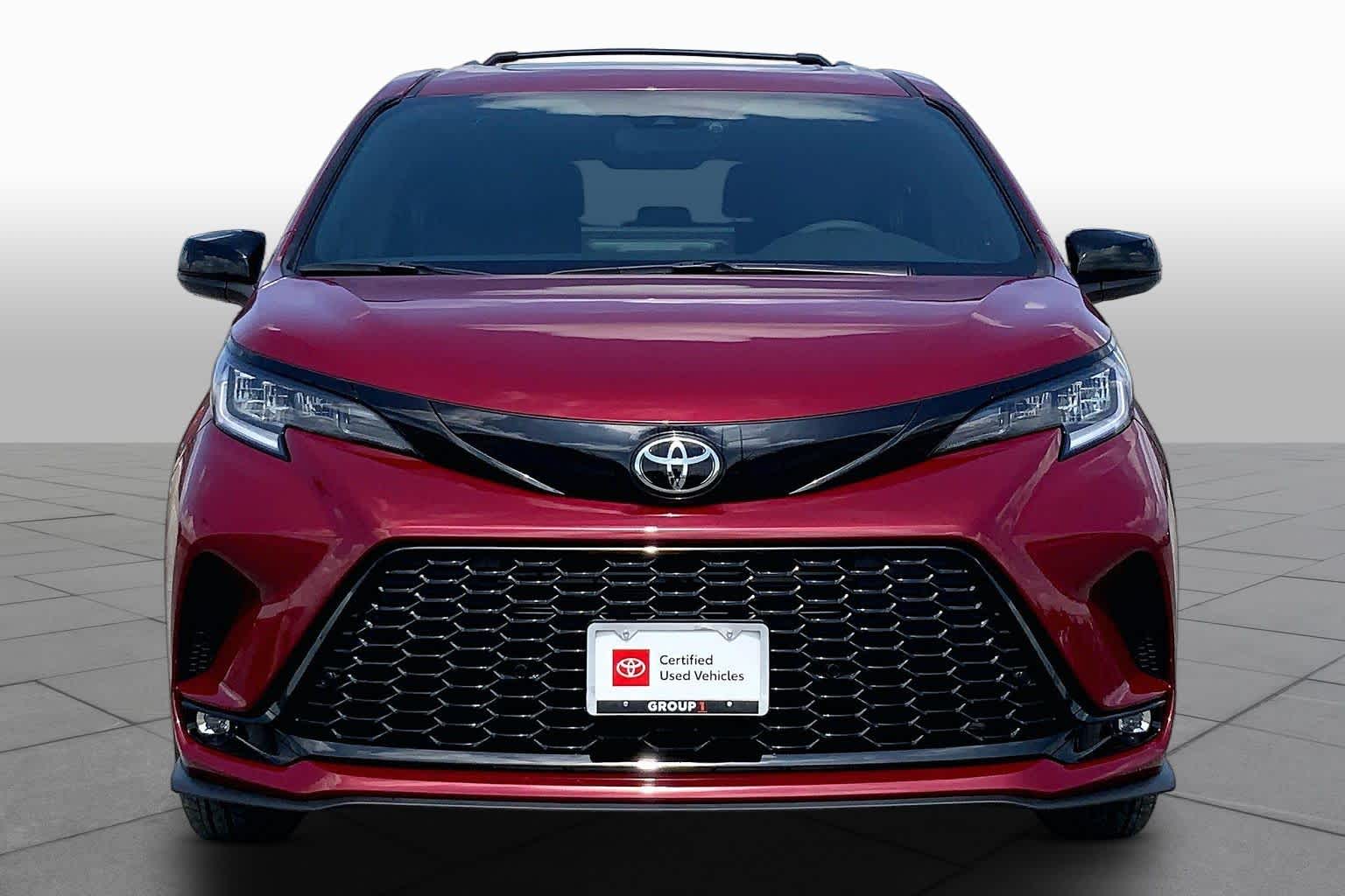 2026 Toyota Sienna XSE Ruby Flare Pearl at Group 1 Toyota Southwest