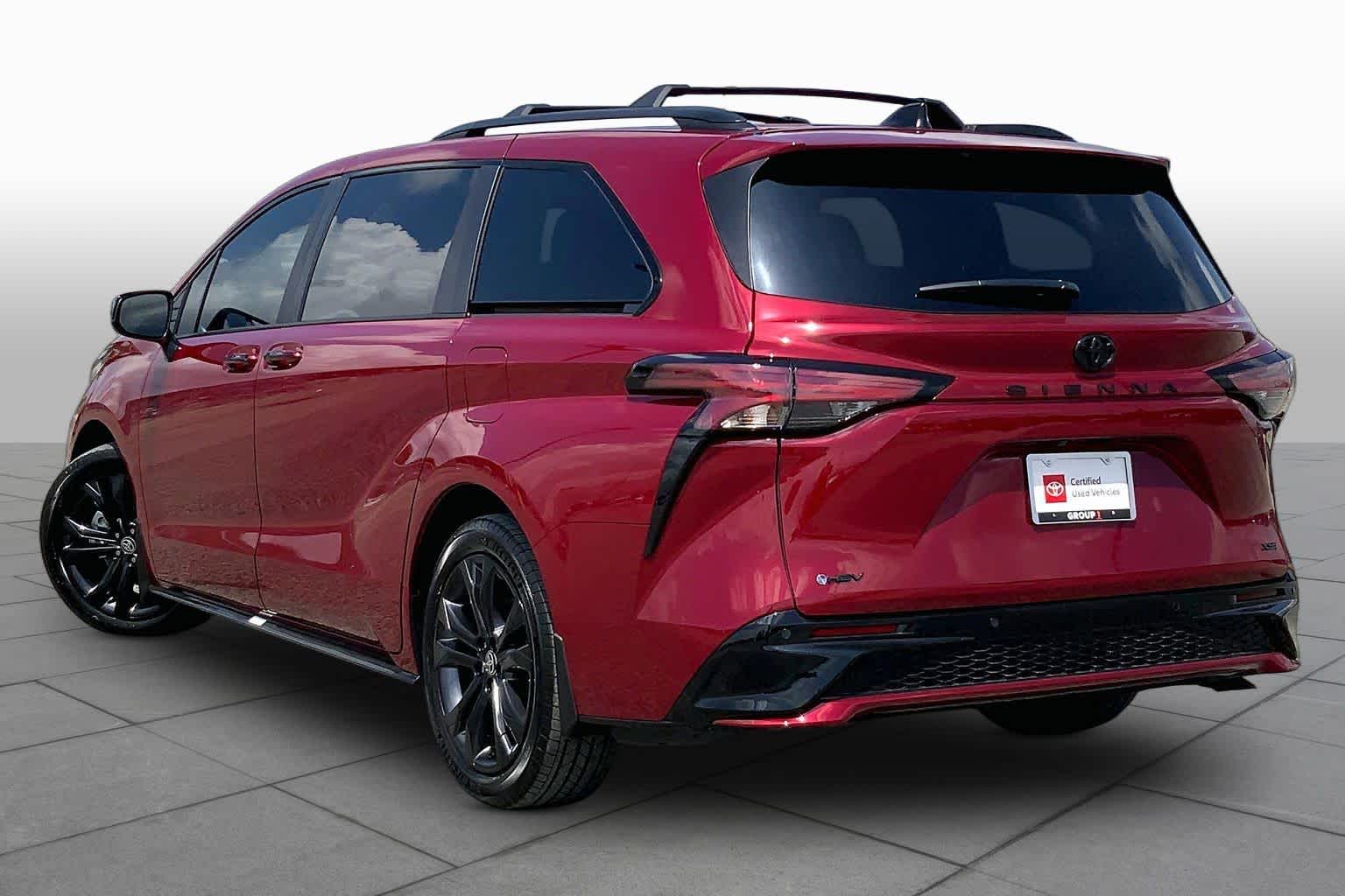2026 Toyota Sienna XSE Ruby Flare Pearl at Group 1 Toyota Southwest