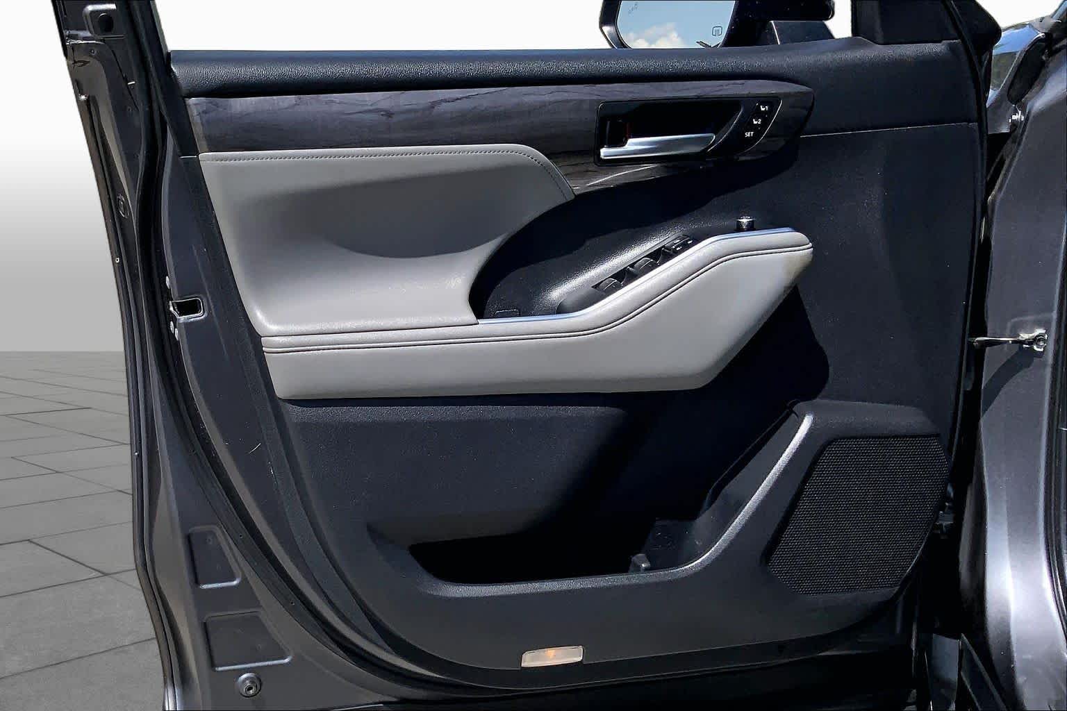 2021 Toyota Highlander Hybrid Limited Magnetic Gray Metallic at AutoNation USA Houston