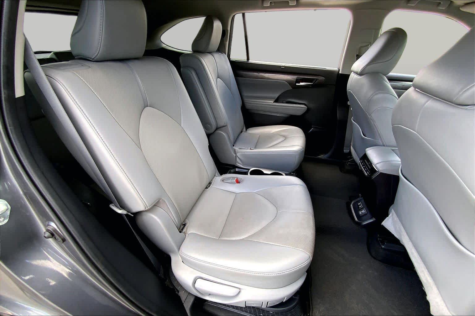 2021 Toyota Highlander Hybrid Limited Magnetic Gray Metallic at AutoNation USA Houston
