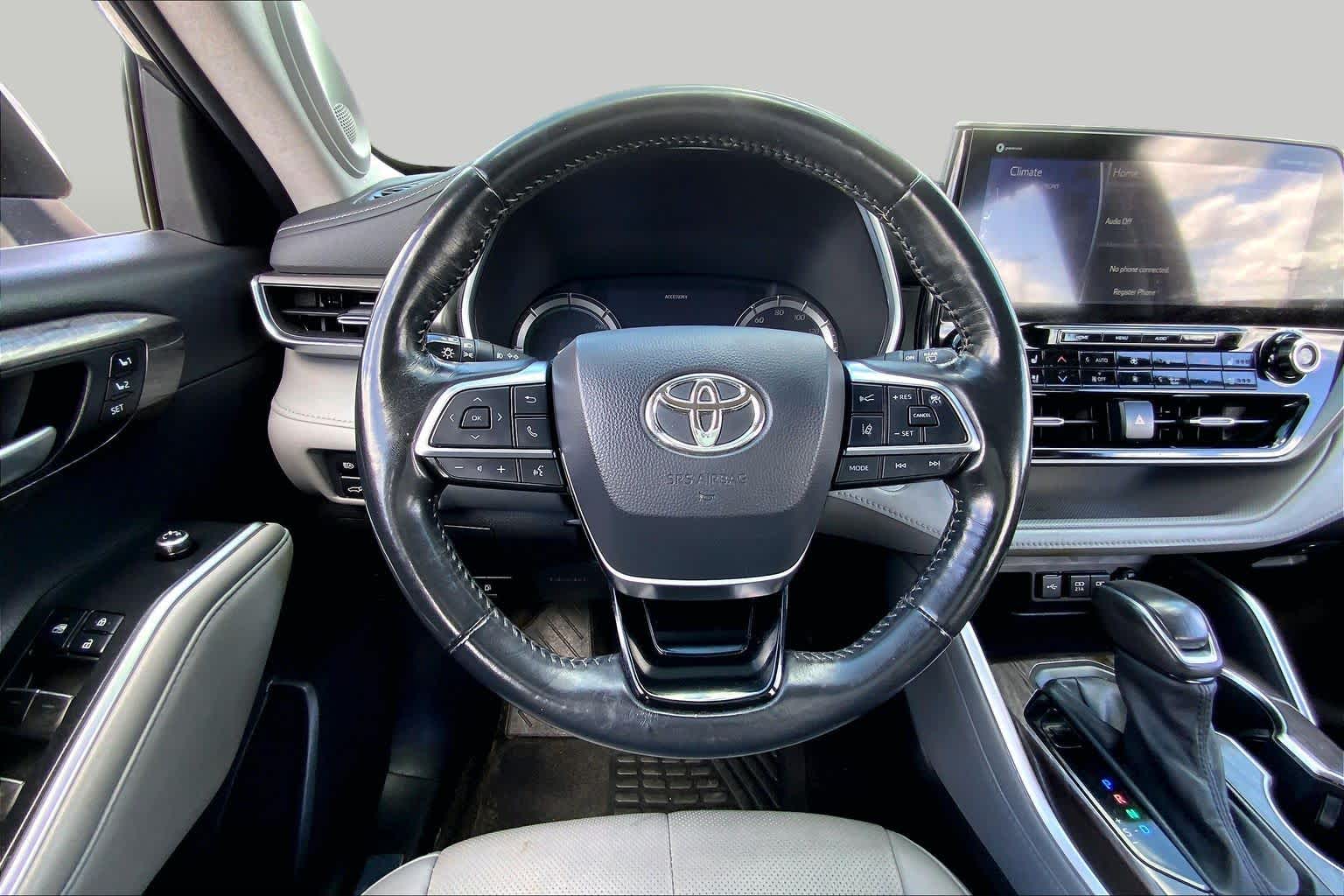 2021 Toyota Highlander Hybrid Limited Magnetic Gray Metallic at AutoNation USA Houston