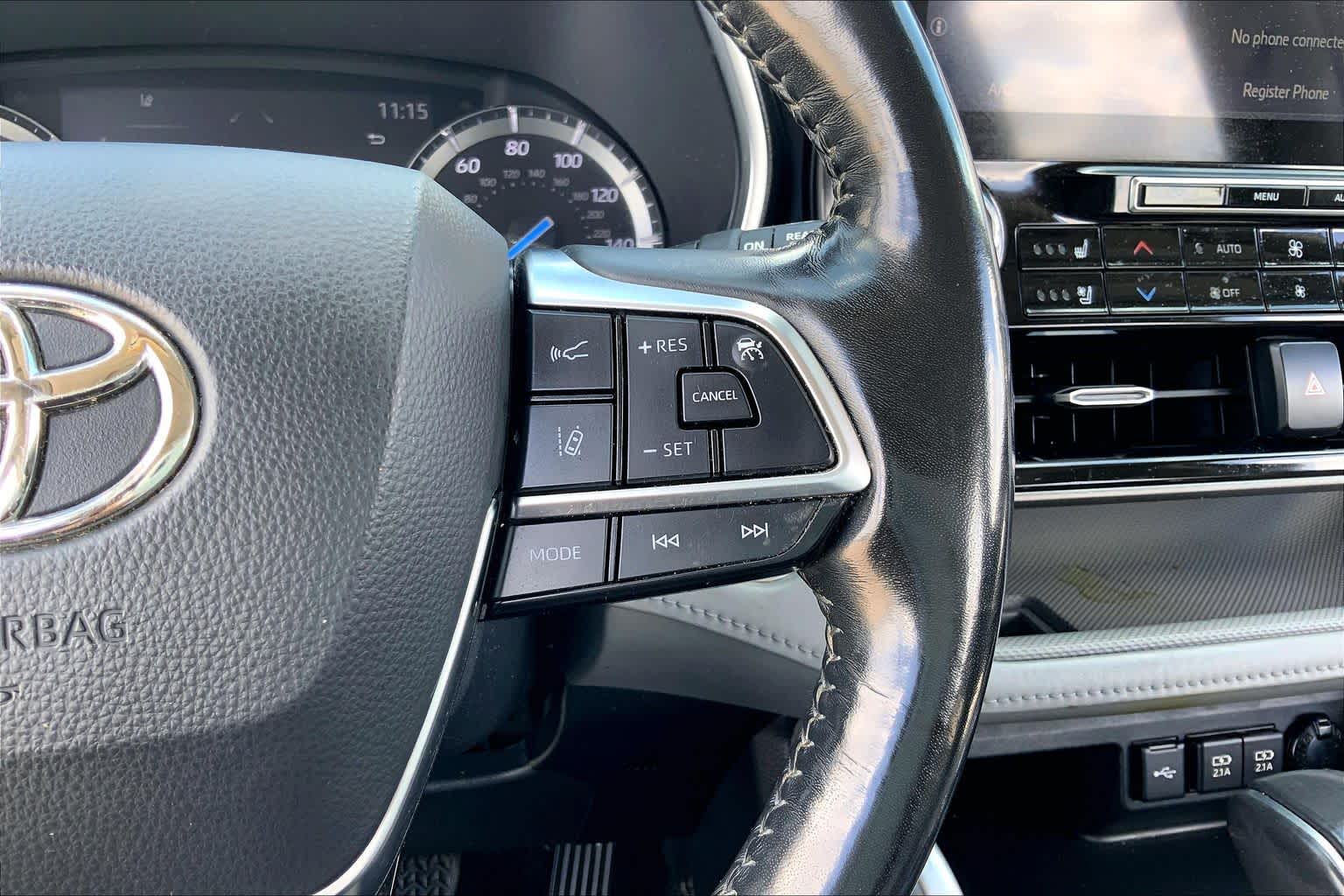 2021 Toyota Highlander Hybrid Limited Magnetic Gray Metallic at AutoNation USA Houston