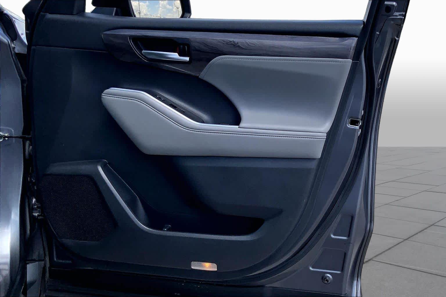 2021 Toyota Highlander Hybrid Limited Magnetic Gray Metallic at AutoNation USA Houston