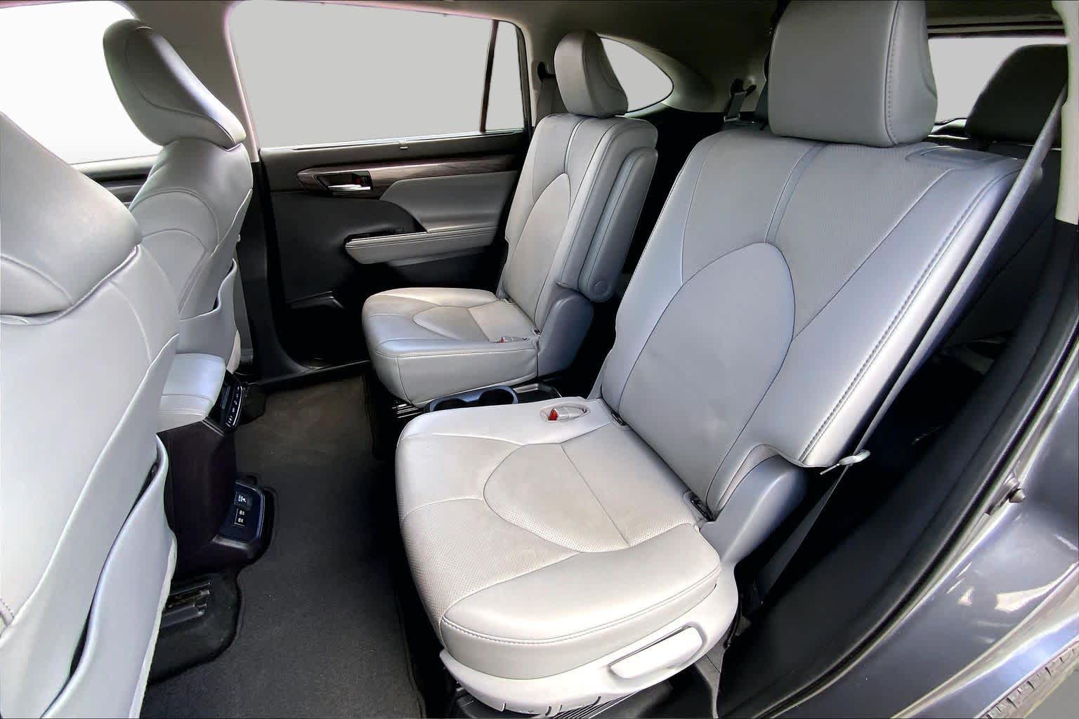 2021 Toyota Highlander Hybrid Limited Magnetic Gray Metallic at AutoNation USA Houston