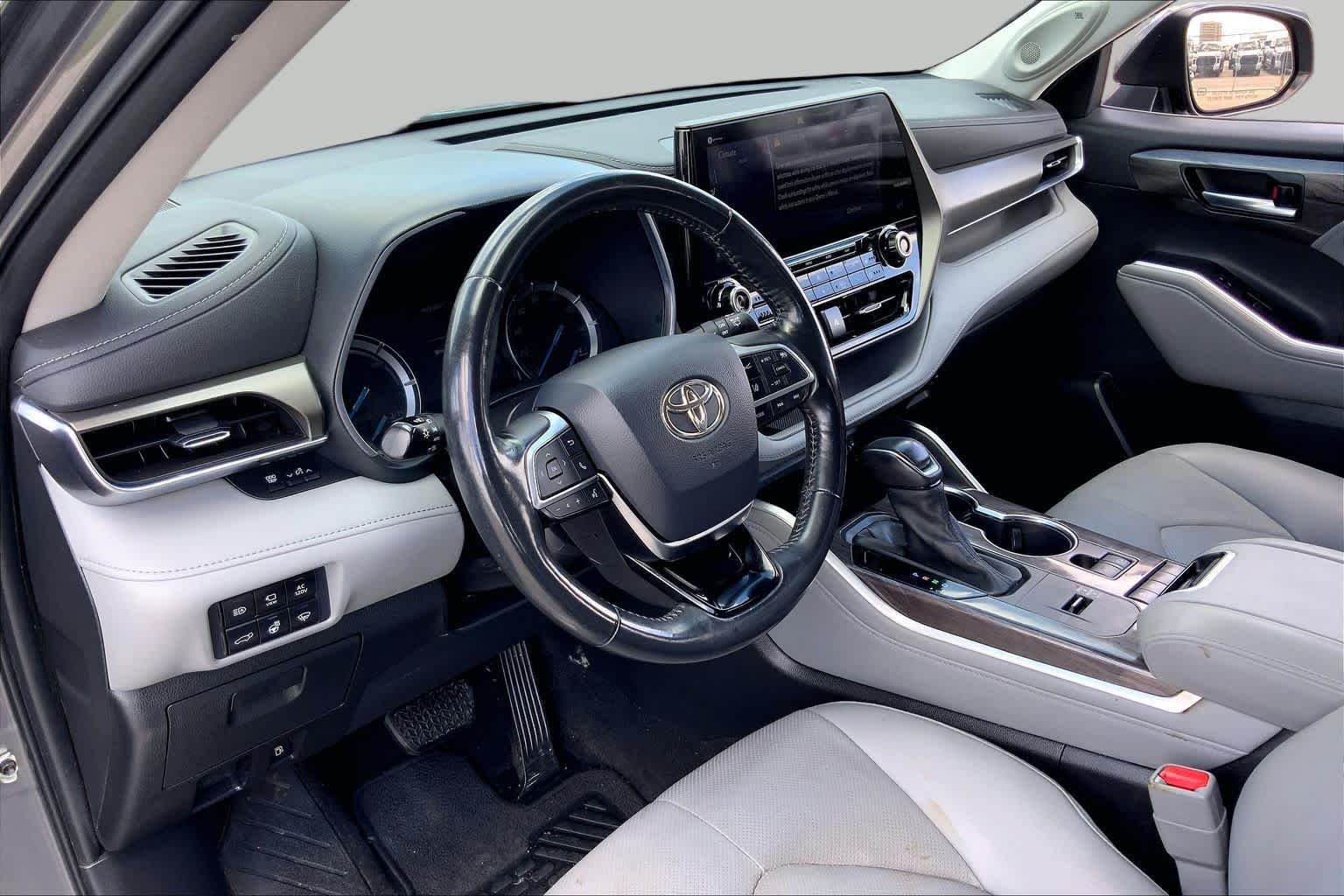 2021 Toyota Highlander Hybrid Limited Magnetic Gray Metallic at AutoNation USA Houston