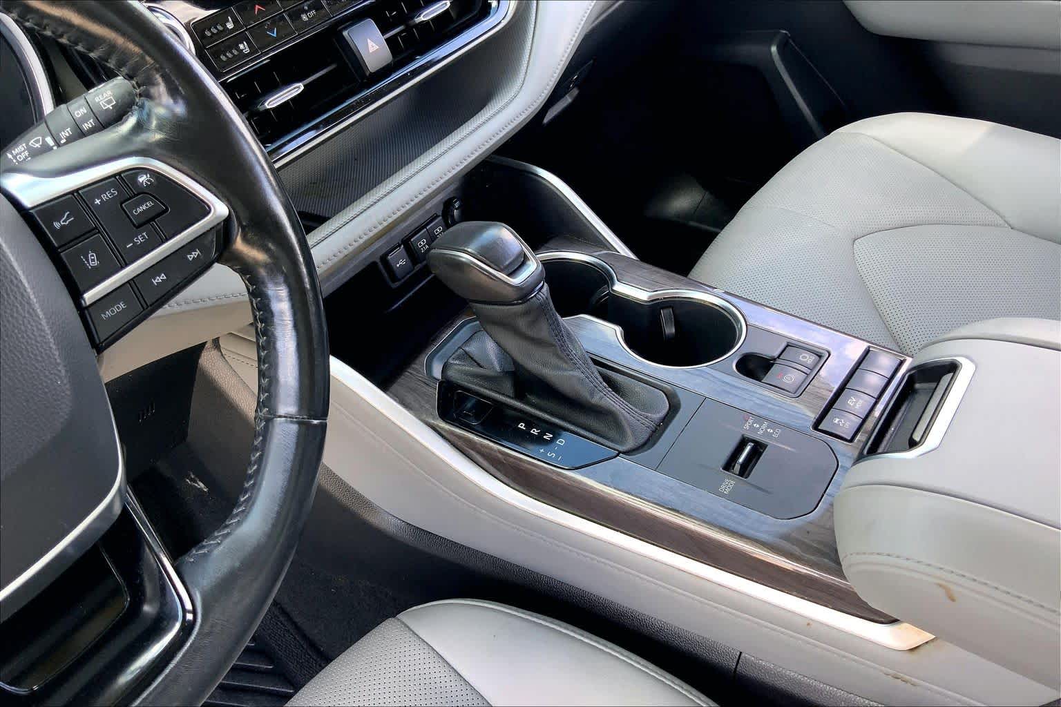 2021 Toyota Highlander Hybrid Limited Magnetic Gray Metallic at AutoNation USA Houston