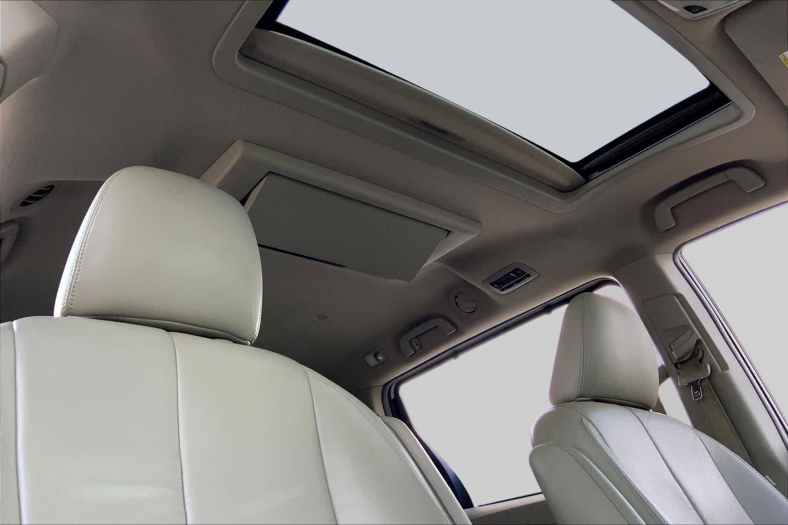 2011 Toyota Sienna photo 13 of 34