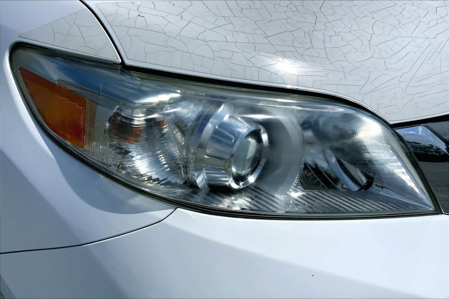 2011 Toyota Sienna photo 26 of 34
