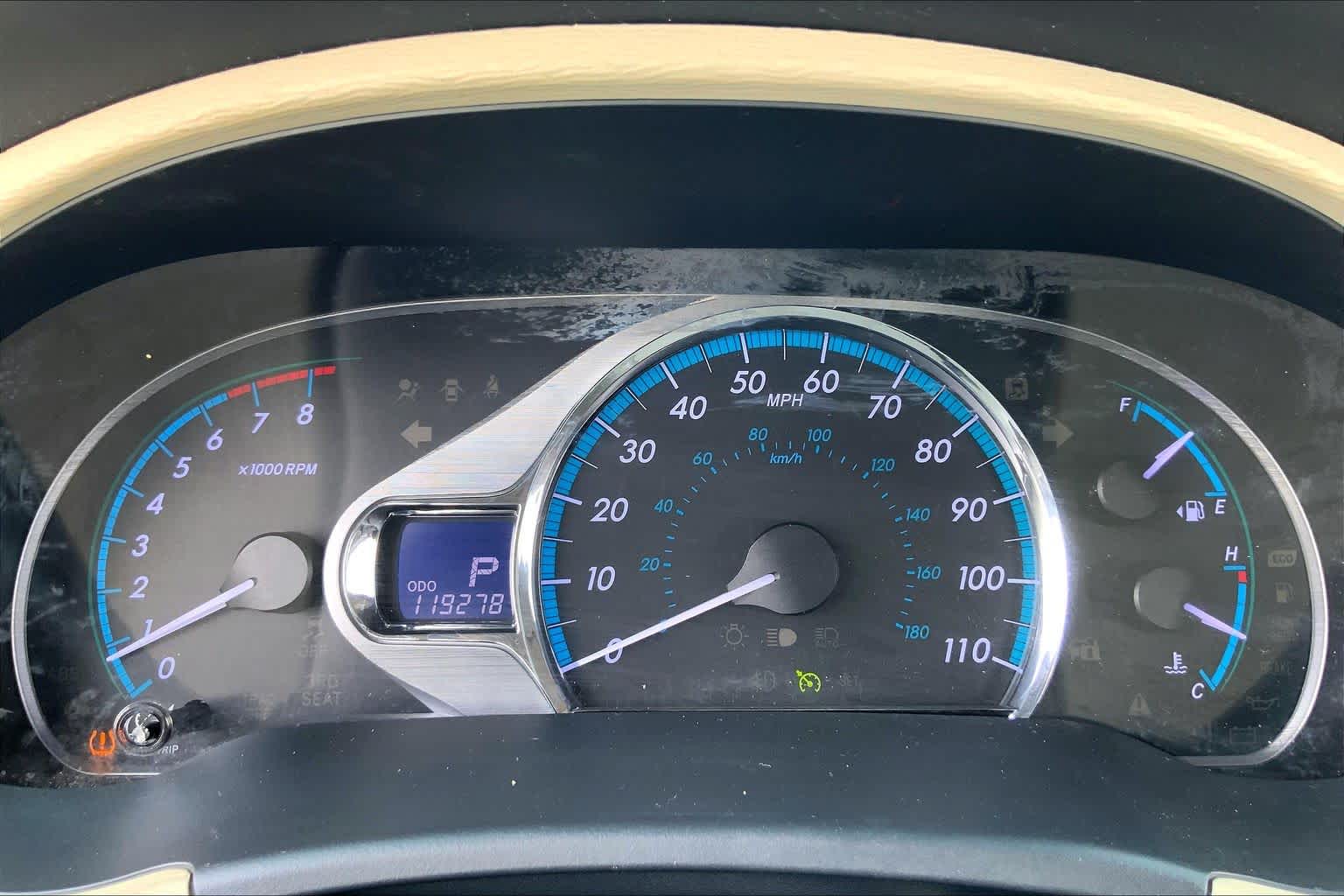 2011 Toyota Sienna photo 24 of 34