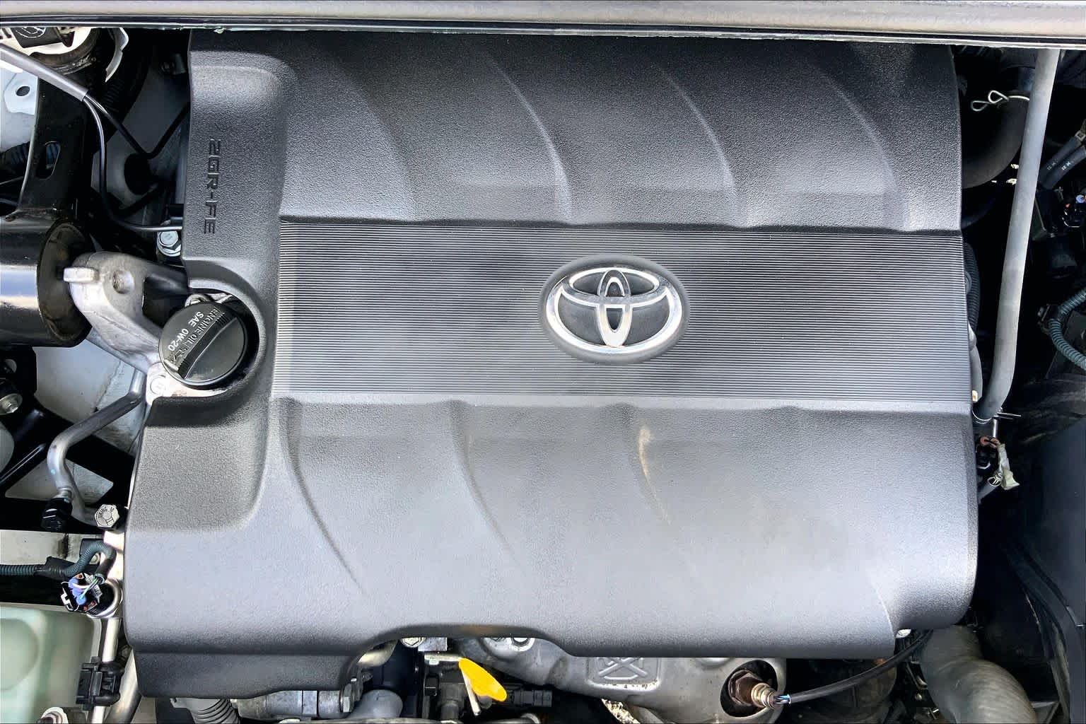 2011 Toyota Sienna photo 30 of 34