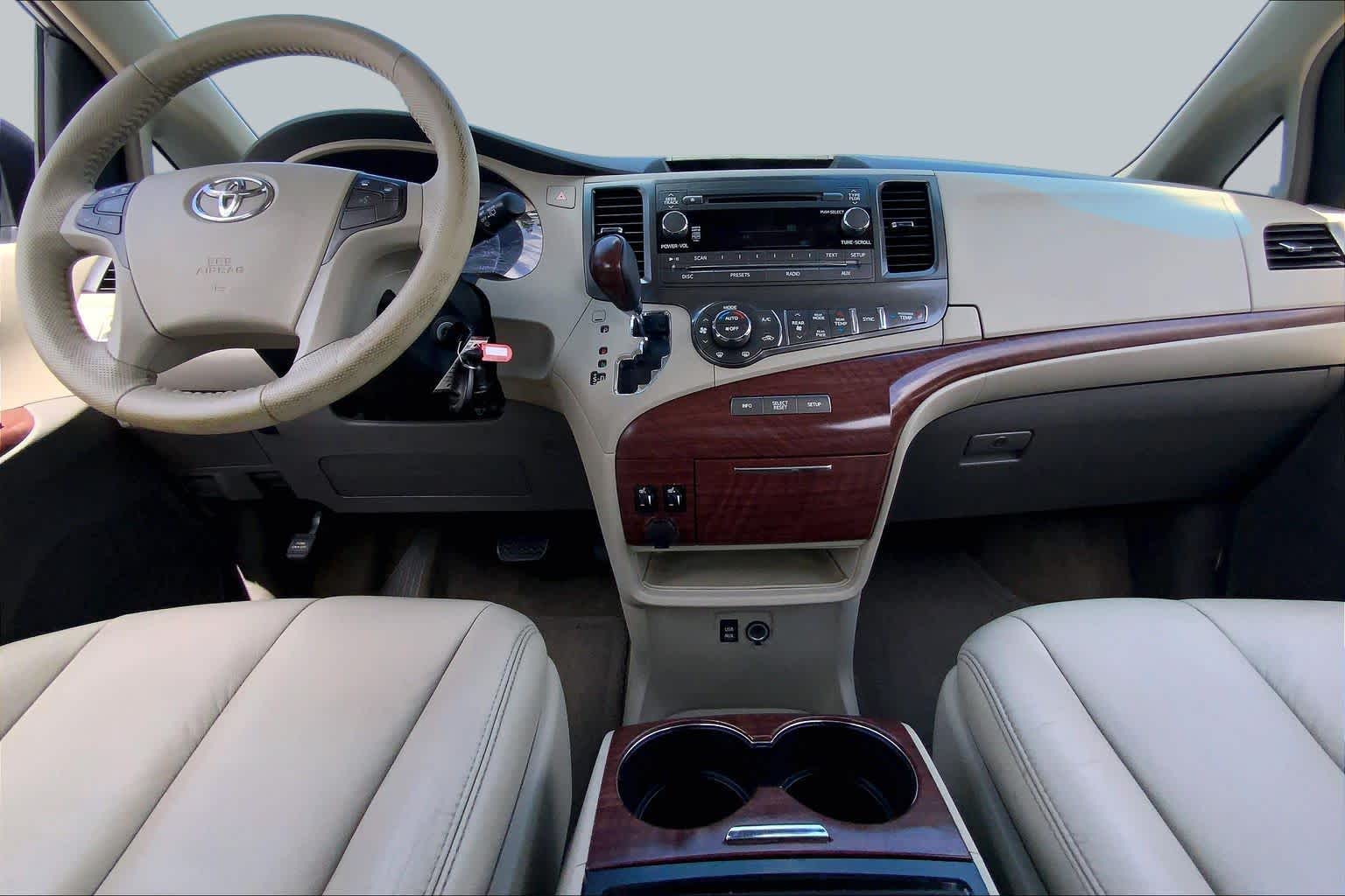 2013 Toyota Sienna XLE Super White at Auto Boutique Texas