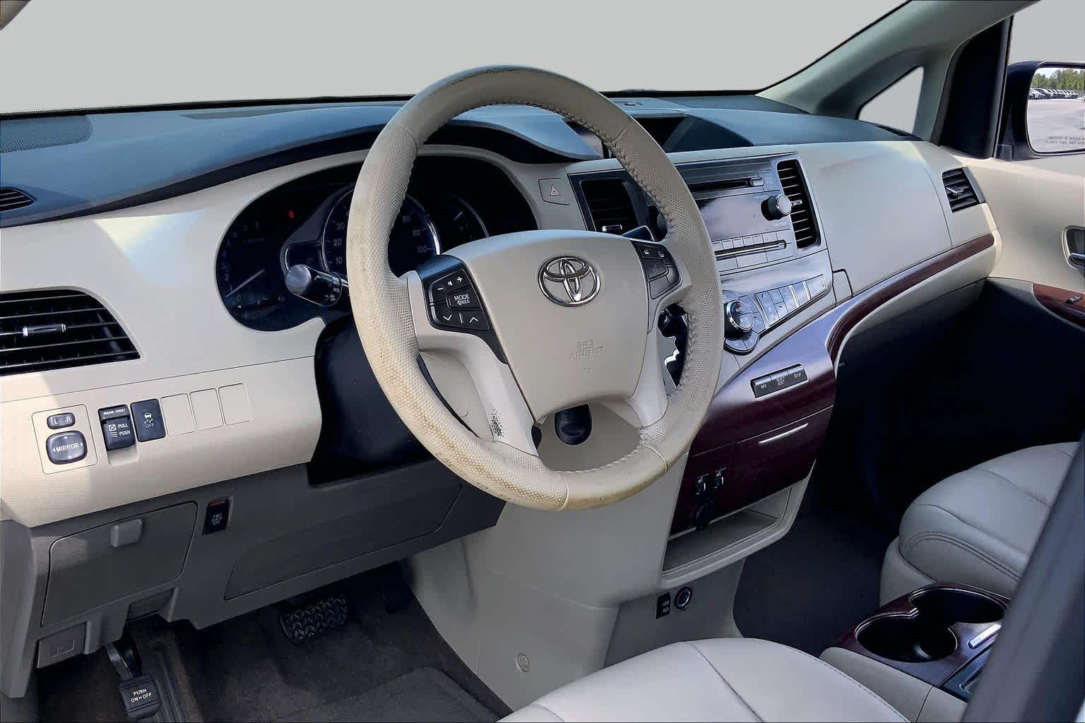 2013 Toyota Sienna XLE Super White at Auto Boutique Texas