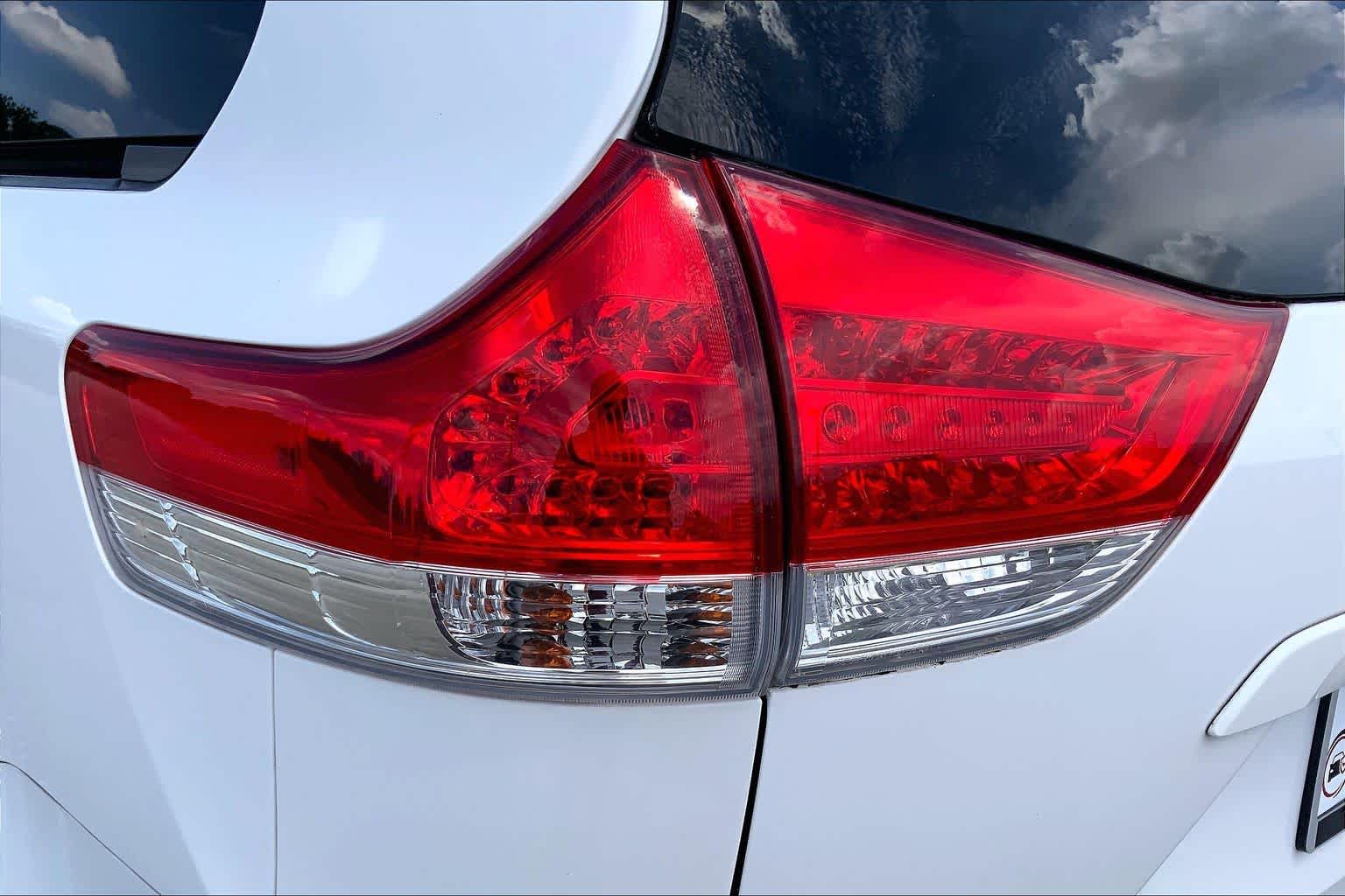 2013 Toyota Sienna XLE Super White at Auto Boutique Texas