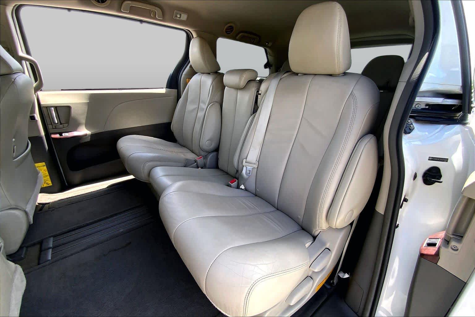 2013 Toyota Sienna XLE Super White at Auto Boutique Texas