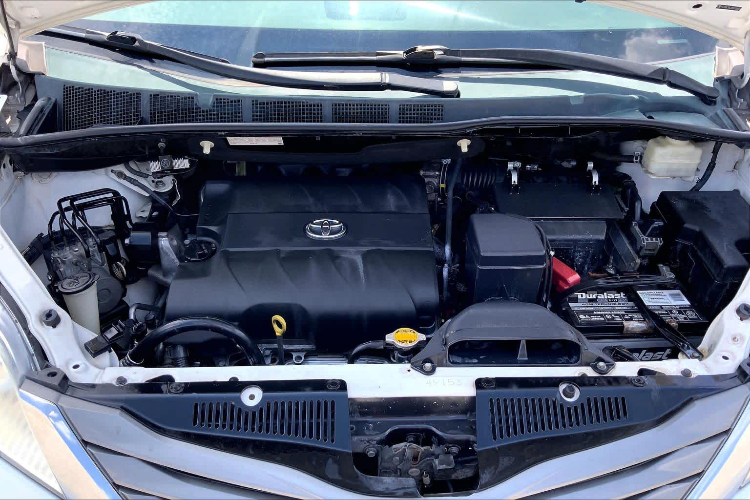 2013 Toyota Sienna XLE Super White at Auto Boutique Texas