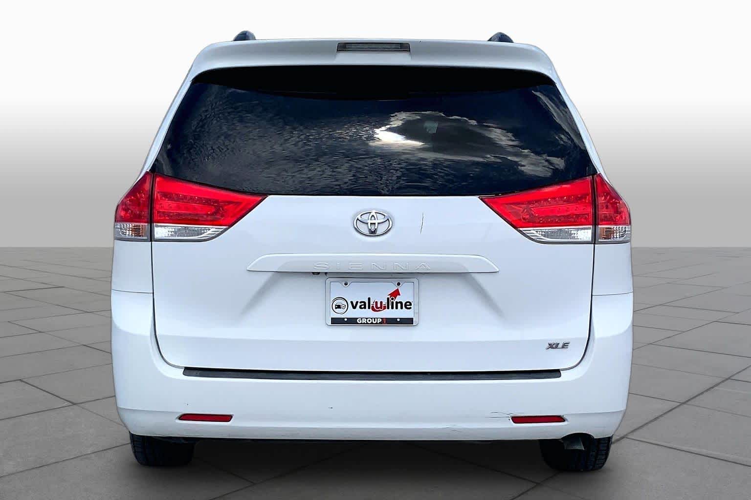 2013 Toyota Sienna XLE Super White at Auto Boutique Texas