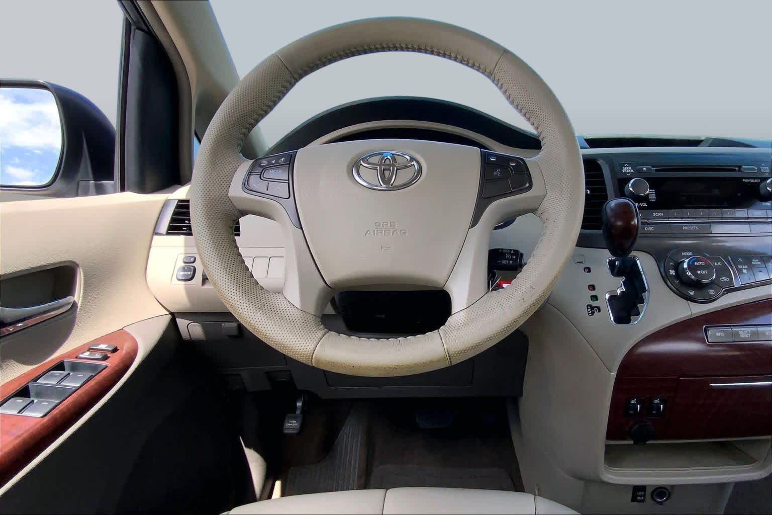 2013 Toyota Sienna XLE Super White at Auto Boutique Texas