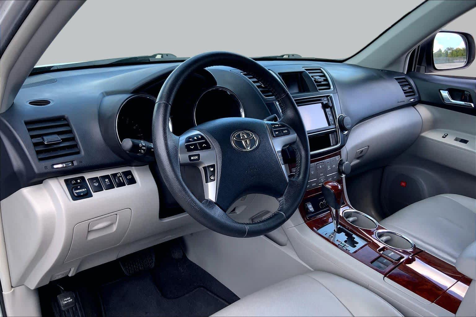 2013 Toyota Highlander Limited Classic Silver Metallic at Mac Haik Ford