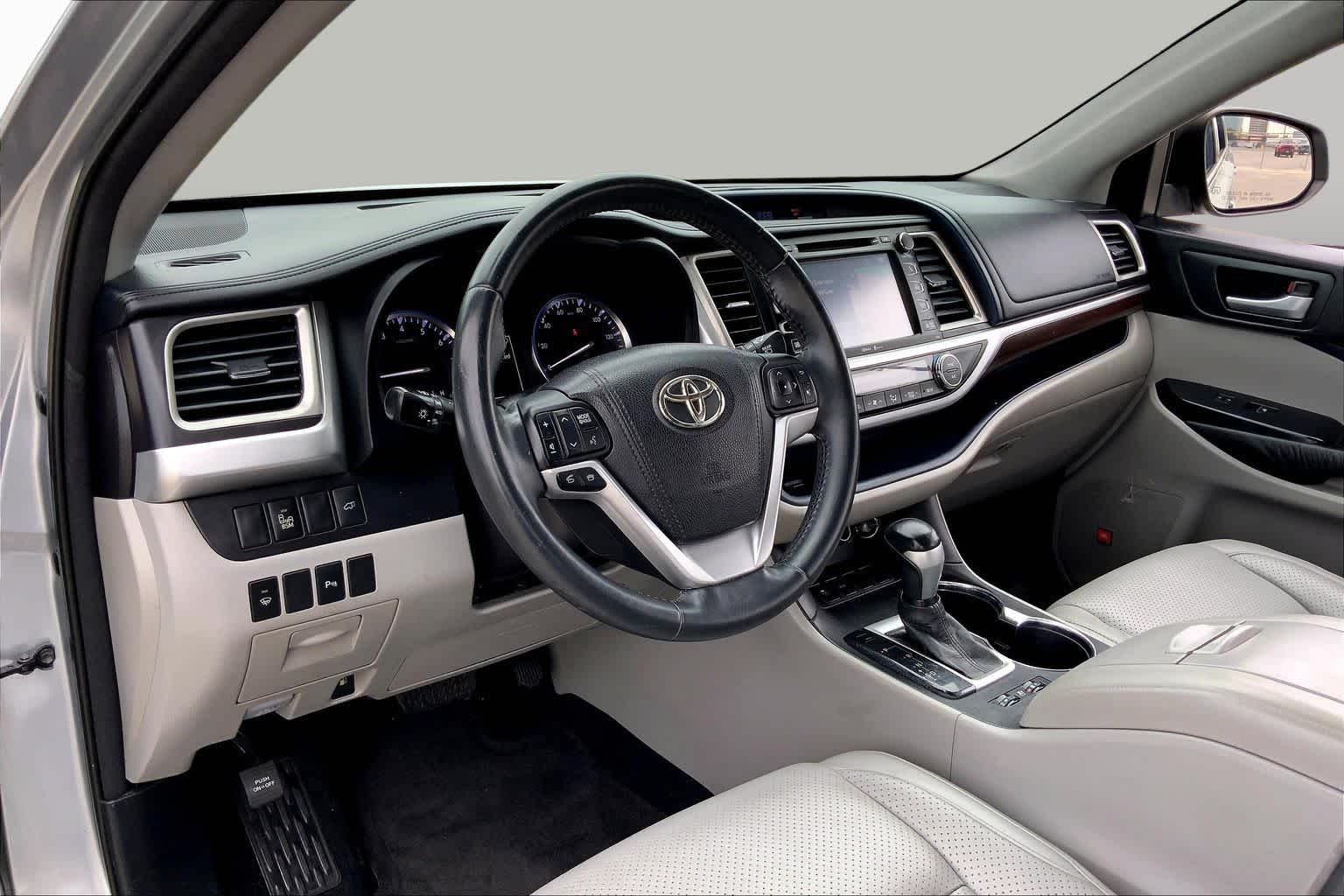 2015 Toyota Highlander Limited Silver Sky Metallic at Lexus of Clear Lake