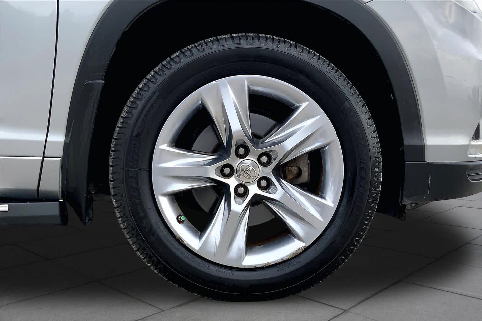 2015 Toyota Highlander Limited Silver Sky Metallic at Lexus of Clear Lake