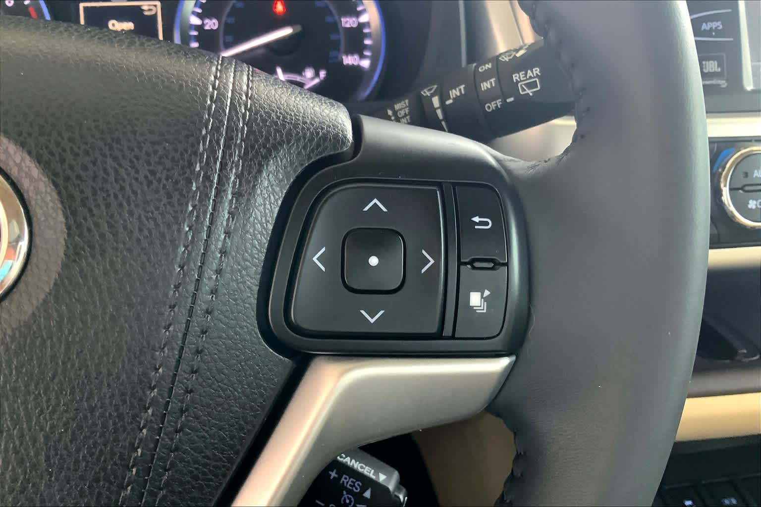 2016 Toyota Highlander Limited Alumina Jade Metallic at AutoNation Toyota Gulf Fwy
