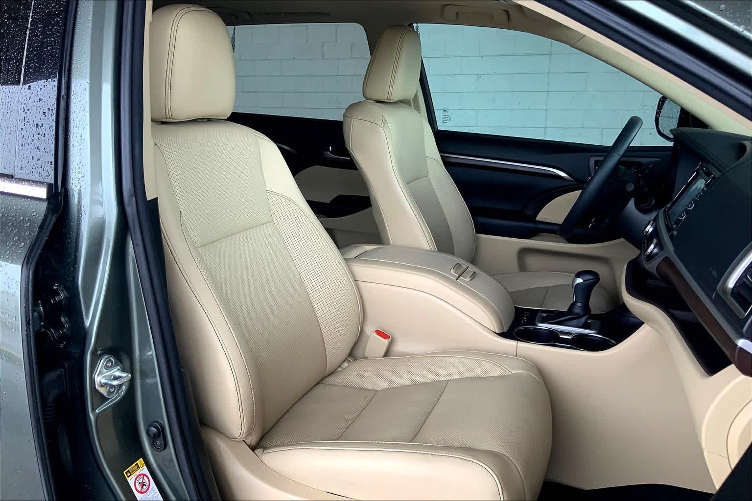 2016 Toyota Highlander Limited Alumina Jade Metallic at AutoNation Toyota Gulf Fwy