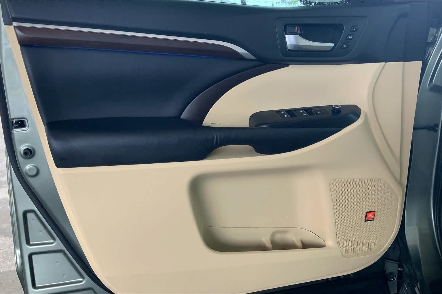 2016 Toyota Highlander Limited Alumina Jade Metallic at AutoNation Toyota Gulf Fwy
