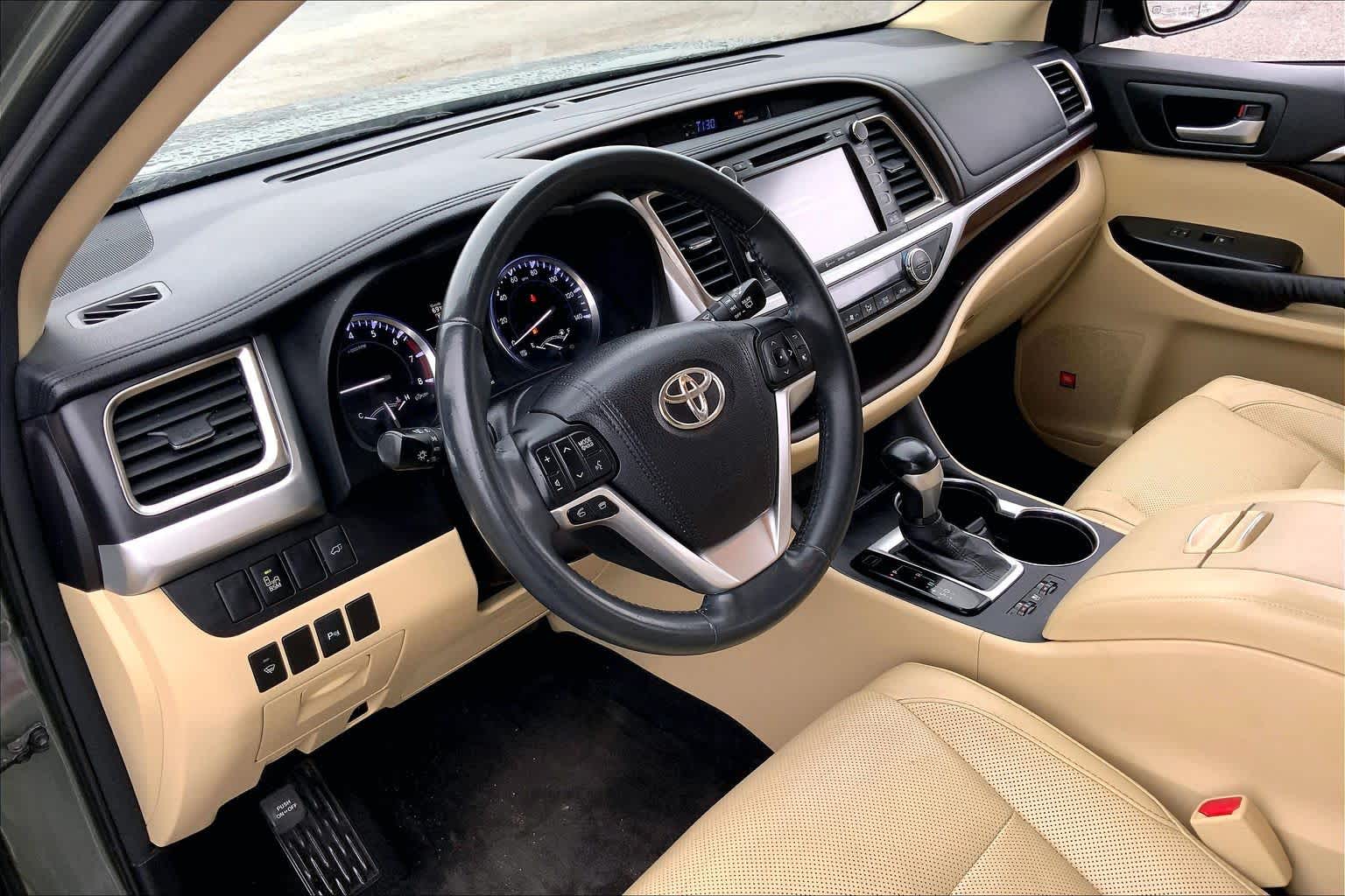 2016 Toyota Highlander Limited Alumina Jade Metallic at Mercedes-Benz of Houston North