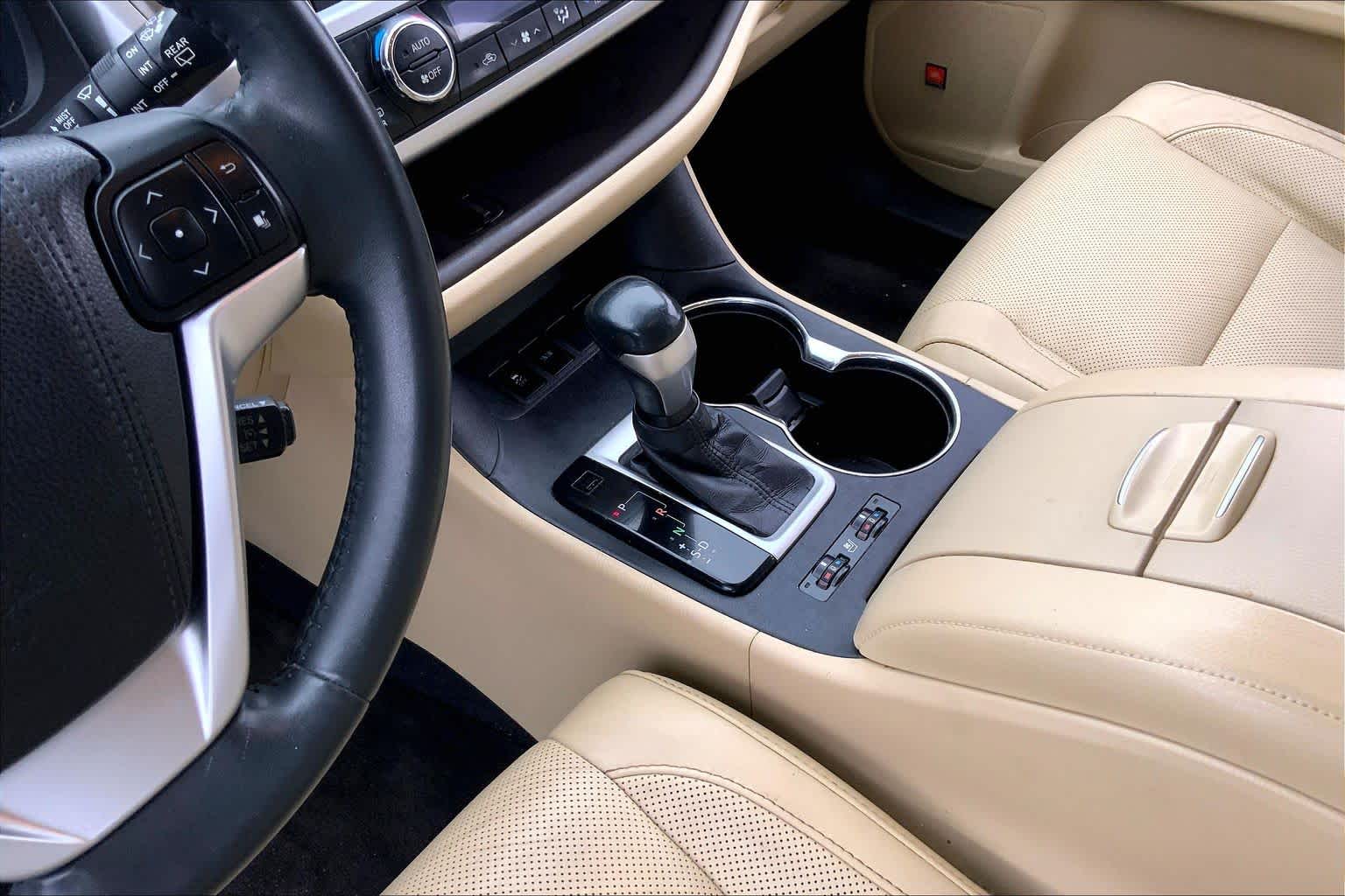 2016 Toyota Highlander Limited Alumina Jade Metallic at Mercedes-Benz of Houston North